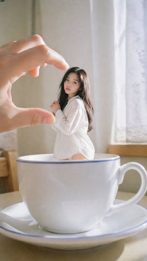 Forced Perspective Idol Portrait – GPT Image 2 prompt by BubbleBrain