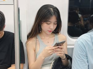 Scatto realistico in metropolitana – GPT Image 2 prompt by imovie