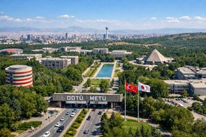 Vue aérienne d'un campus universitaire – GPT Image 2 prompt by λhmet Kamer e/acc